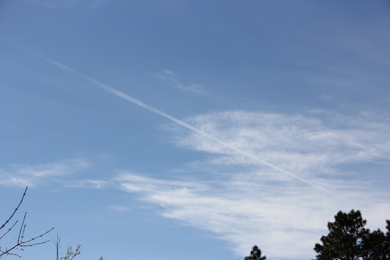 The first chemtrail we saw in Uruguay one 9-10-2014.JPG