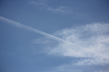 The first chemtrail we saw in Uruguay three 9-10-2014