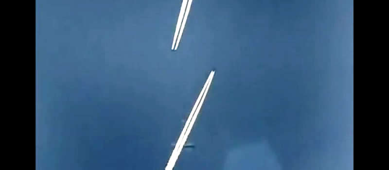 Chemtrail Planes Surprised by Huge UFO